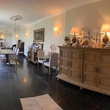 Maison Des Anges Bed & Breakfast *